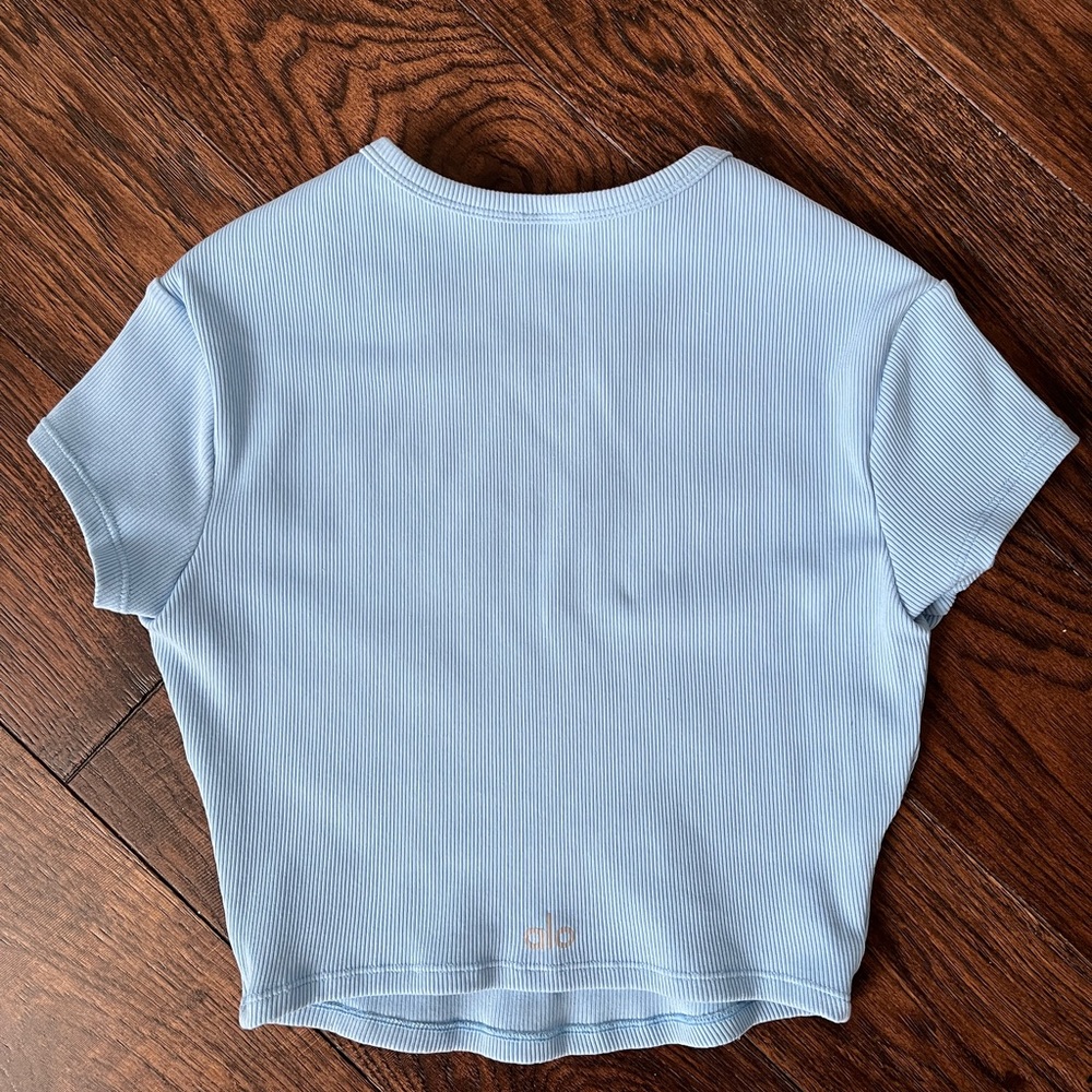 Alo Yoga - Ribbed Short Sleeve (Size Small) - Tile Blue